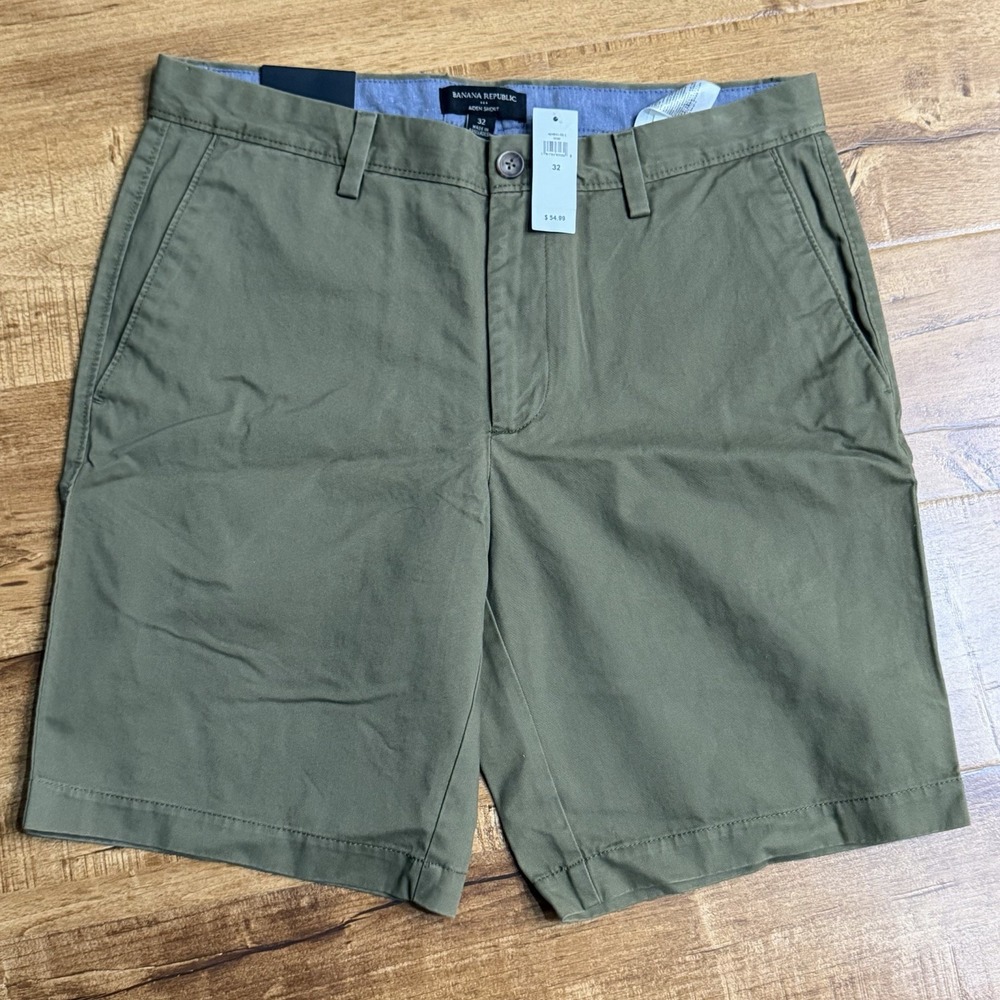 Banana Republic Men's Aiden Chino Shorts 32 Green Flat Front - NEW!